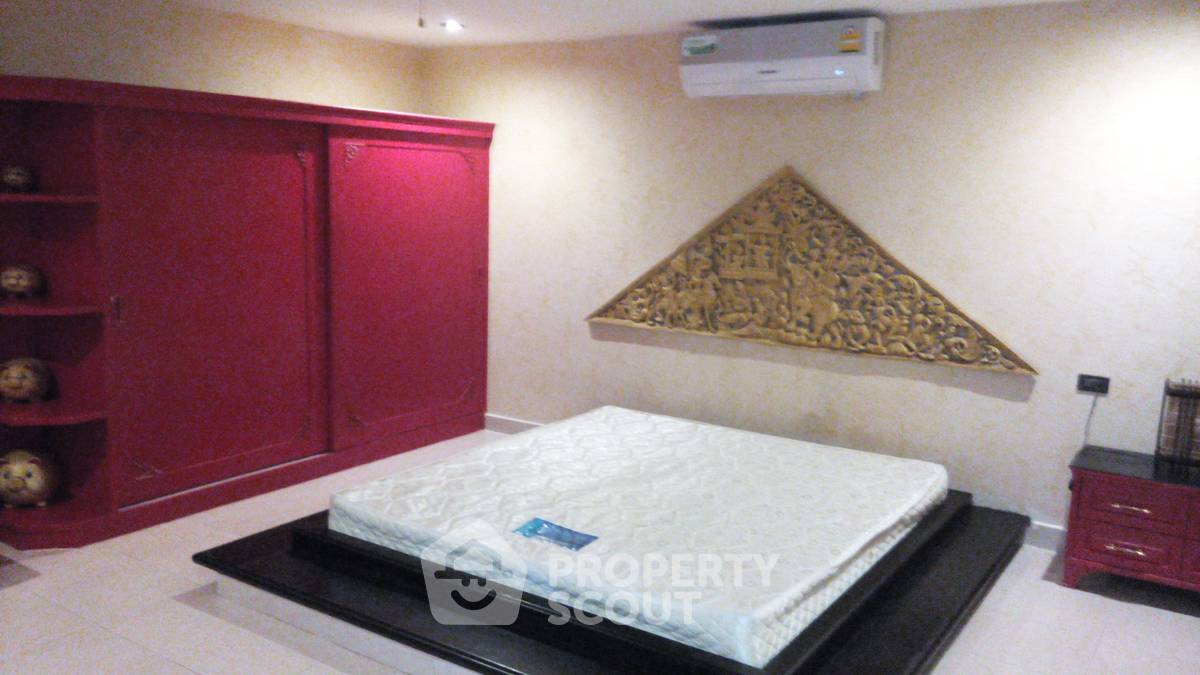รูป วิลล่า 3 ห้องนอน ขนาด 220 ตร.ม. ในนองปรือ พัทยา (ID 3428949) - รูปที่ 8/12