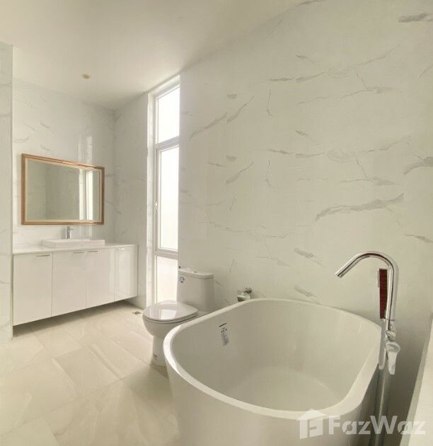 picture Idyllic haven for sale: 350sqm 4 bed 4 bath thee Priced at ฿10,900,000. 1119954 - 10/16