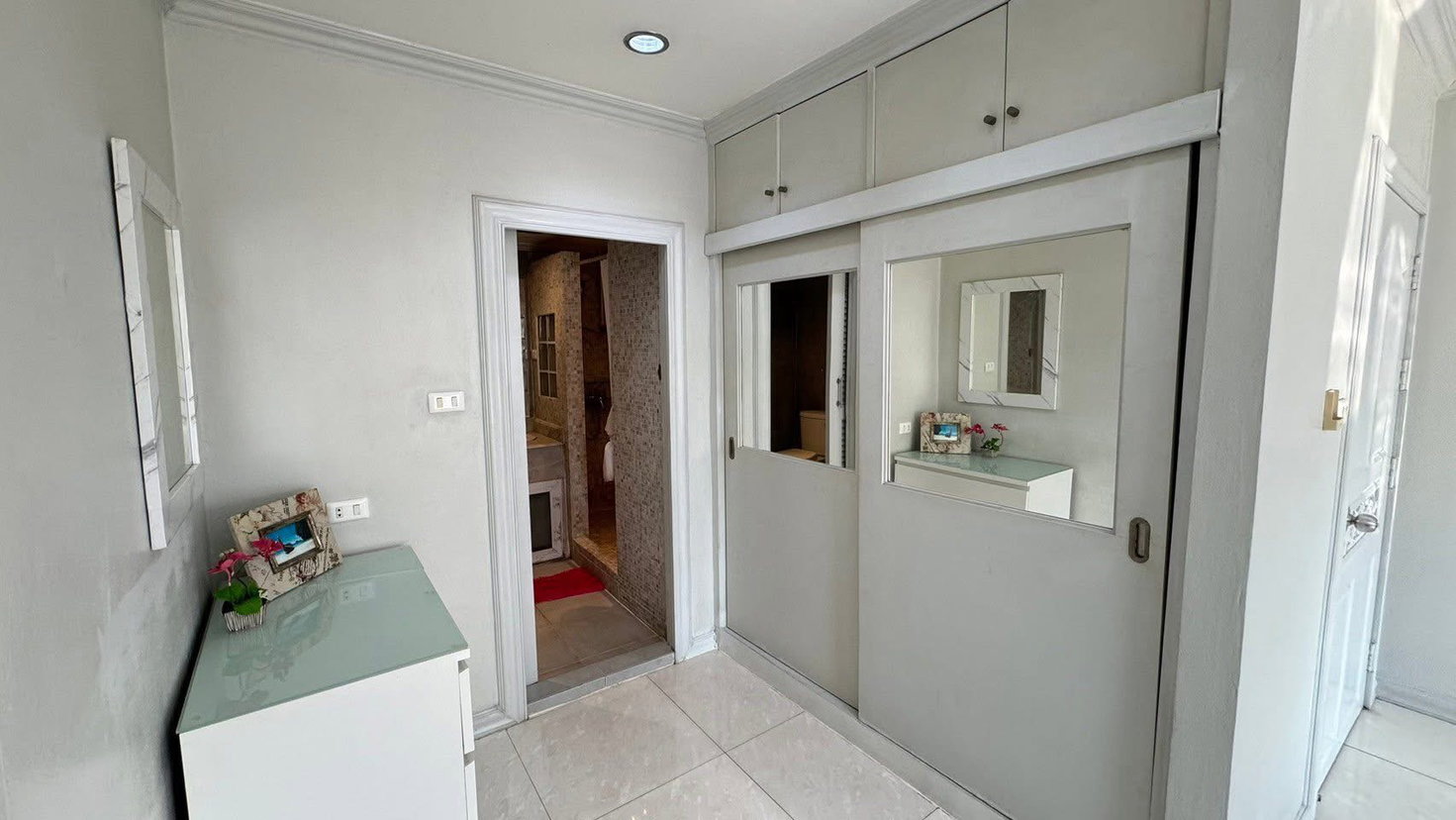 รูป เช่าคอนโด Saranjai Mansion 1 นอน ใกล้ BTS Nana
กว้าง 69.89 ตร.ม. ราคาเพียง 27,000 บาท/เดือน! - รูปที่ 7/9