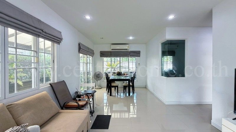 รูป บ้านแฝด สไตล์บ้านเดี่ยว โกลเด้น นีโอ รามอินทรา-วงแหวน ต่อเติมครบ พร้อมอยู่ - รูปที่ 9/32