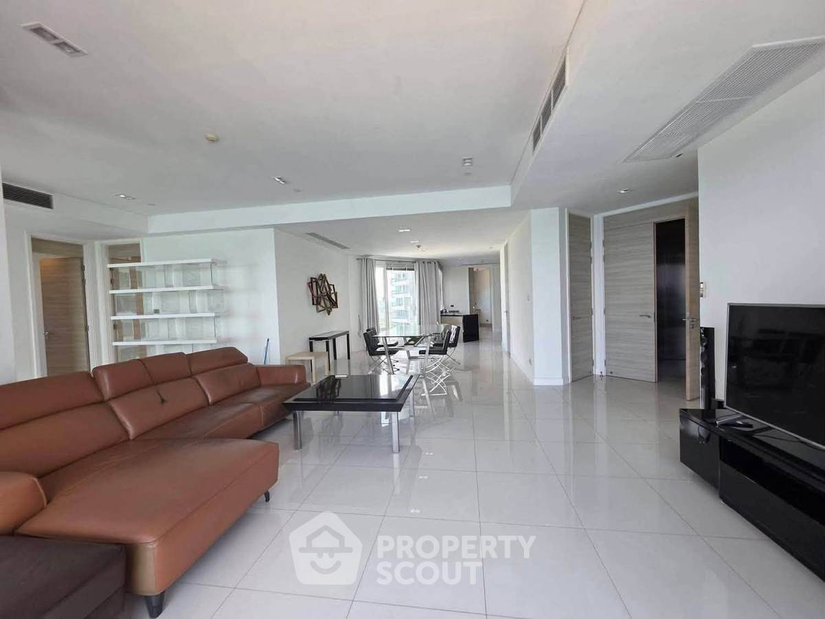 picture 15th-Floor 3-BR 218 Sqm At Wyndham Jomtien Pattaya (ID 3429216) - 4/10