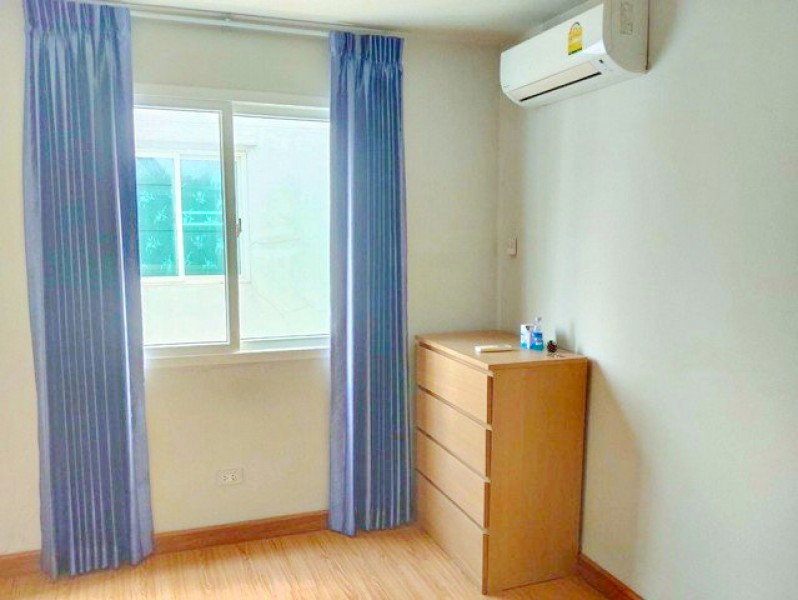 รูป สนามบินสุวรรณภูมิ ทาวน์โฮม 3 ชั้น 4นอน ลาดกระบัง 54 200ม. 4น้ำ .รพ.จุฬารัตน์ 8 27 ตร.ว. 230 ตร.ม.พร้อมเฟอร์ฯ แอร์ - รูปที่ 5/8