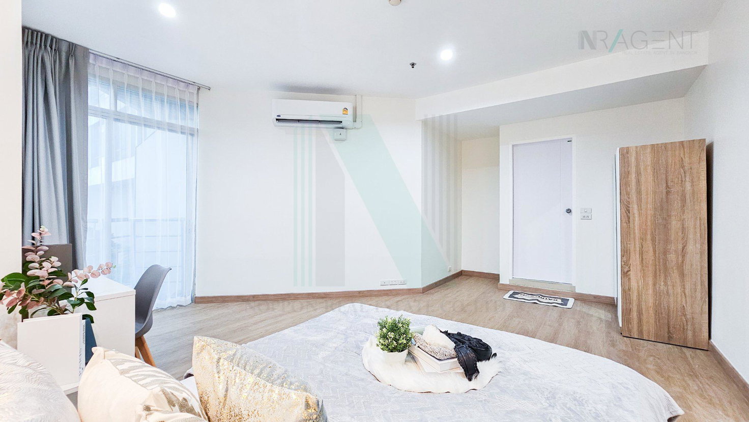 picture For Sell Condo BAAN SATHORN CHAOPRAYA Building 1, Floor 7,1 bed room, Room size 42.00 sqm - 6/8