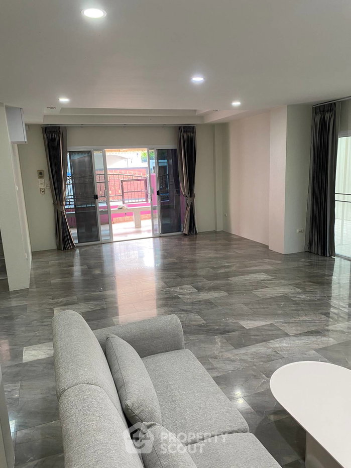 picture Pet-Friendly 3-BR 304 Sqm House At Wonderland 2 Village (ID 3429718) - 31/49