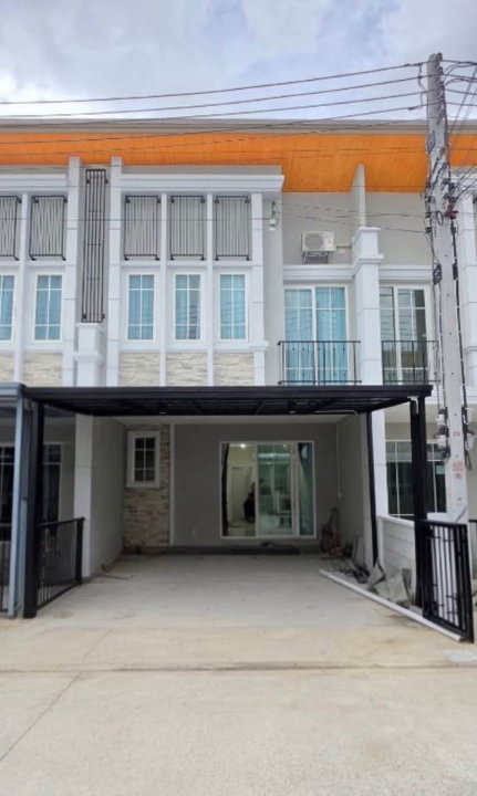รูป ทาวน์โฮมให้เช่า 4 ห้องนอน คลองหลวง โครงการ Golden Town วิภาวดี รังสิต - รูปที่ 4/10