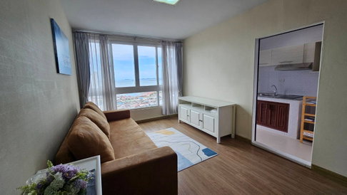 Ladda Condo View Sriracha for rent  ​​beautiful unit with an impressive sea view.