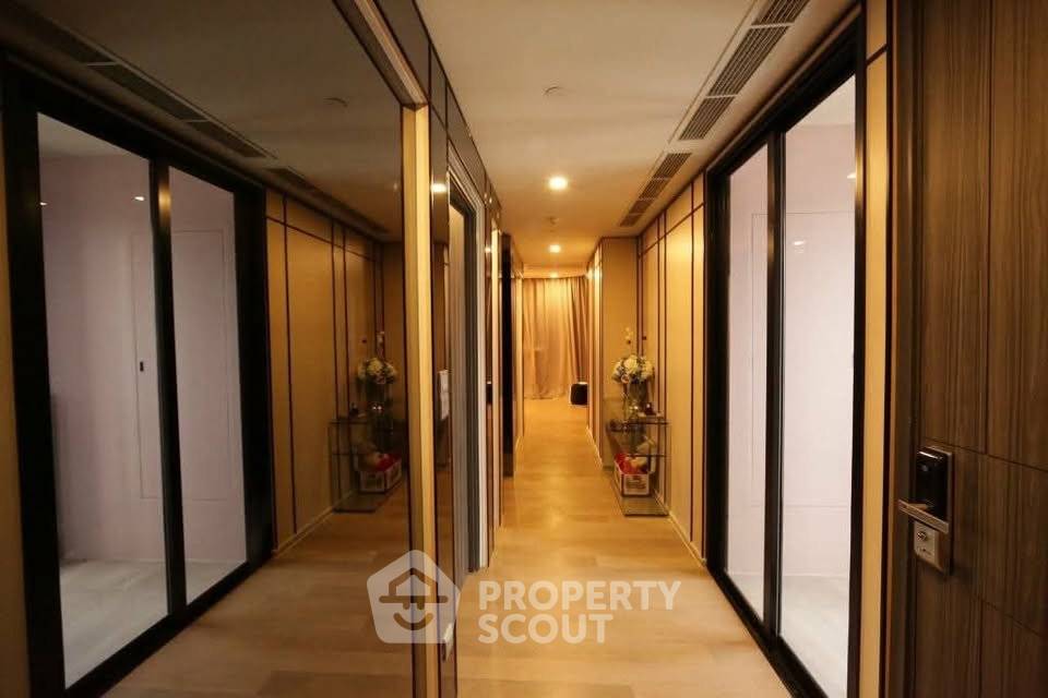 picture 70m To MRT Sukhumvit: 42nd-Floor 3-BR Ashton Asoke (ID 3434044) - 2/10