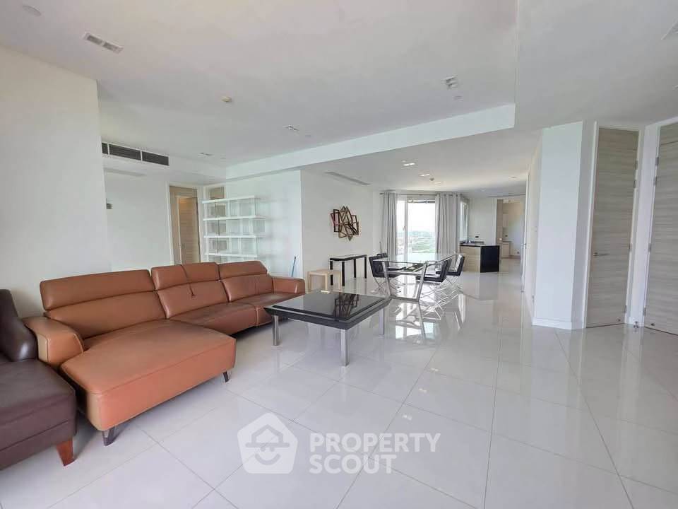 picture 15th-Floor 3-BR 218 Sqm At Wyndham Jomtien Pattaya (ID 3429216) - 3/10