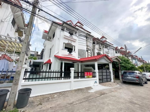 ให้เช่า บ้านแฝด 4 ชั้น Home Avenue สุขุมวิท 101/1 | Pet Friendly | 3 ห้องนอน 4 ห้องน้ำ | Fully Furnished