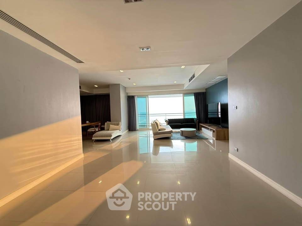 picture 3-BR Condo at Reflection Jomtien Beach Pattaya close to Pattaya (ID 3430204) - 5/17