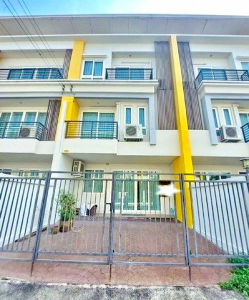รูป สนามบินสุวรรณภูมิ ทาวน์โฮม 3 ชั้น 4นอน ลาดกระบัง 54 200ม. 4น้ำ .รพ.จุฬารัตน์ 8 27 ตร.ว. 230 ตร.ม.พร้อมเฟอร์ฯ แอร์ - รูปที่ 8/8