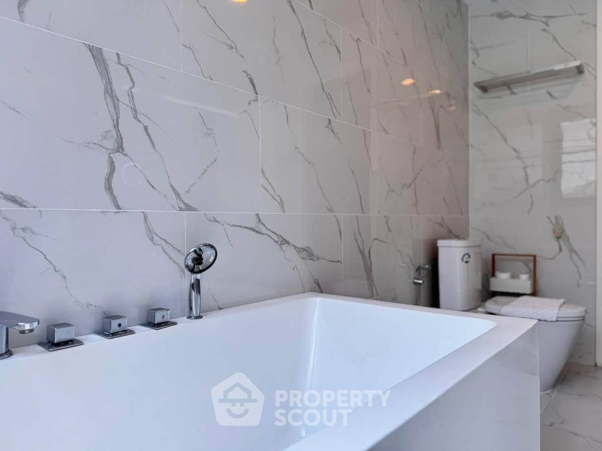picture 4-BR House close to Pattaya South (ID 3429996) - 3/28