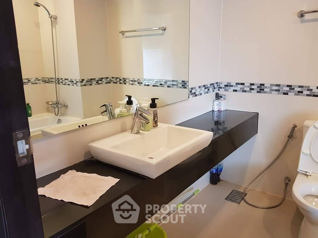 picture 2-BR Condo at IDeo Q Phayathai near BTS Phaya Thai (ID 34495) - 2/6