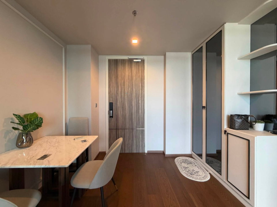 รูป ให้เช่าคอนโด IDEO Q SUKHUMVIT 36 ห้องกว้าง วิวเมือง ตกแต่งสวย เฟอร์นิเจอร์ครบ พร้อมอยู่ ใจกลางทองหล่อ ใกล้ BTS ทองหล่อ-RW008526 - รูปที่ 15/18