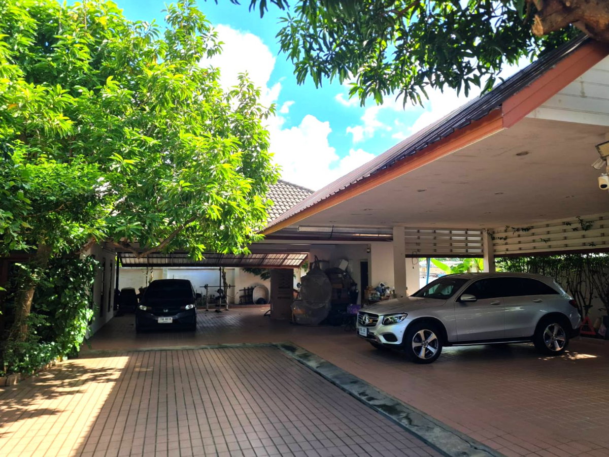 รูป ขายบ้านเดี่ยว 2 ชั้น พุทธมณฑลสาย 1 ซอย 37 ขนาด 165 ตร.วา บ้านหลังใหญ่ พื้นที่เยอะ ปลอดภัย มั่นคง - รูปที่ 11/29