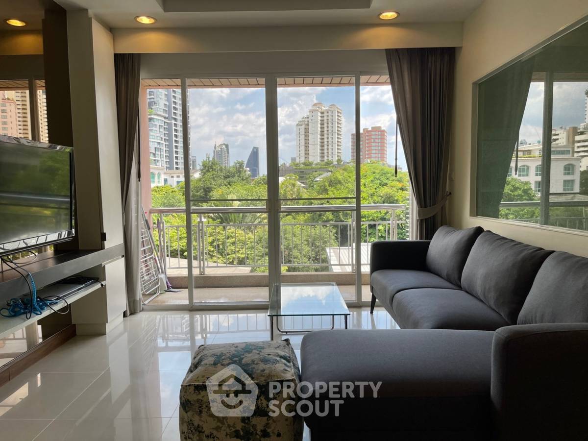 picture Spacious 2-BR 101 Sqm At The Rise Sukhumvit 39 Near BTS Phrom Phong (ID 592351) - 5/15