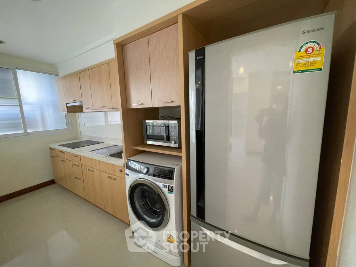picture Spacious 2-BR 101 Sqm At The Rise Sukhumvit 39 Near BTS Phrom Phong (ID 592351) - 14/15