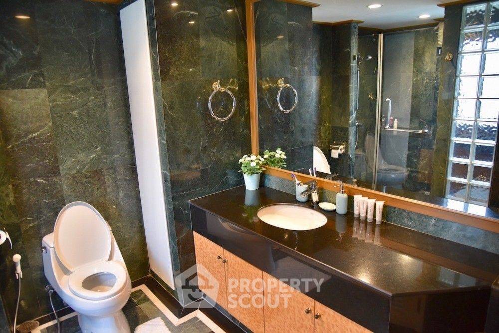 picture Spacious 4-BR 247 Sqm At The Natural Place Near MRT Phetchaburi (ID 1568576) - 9/9