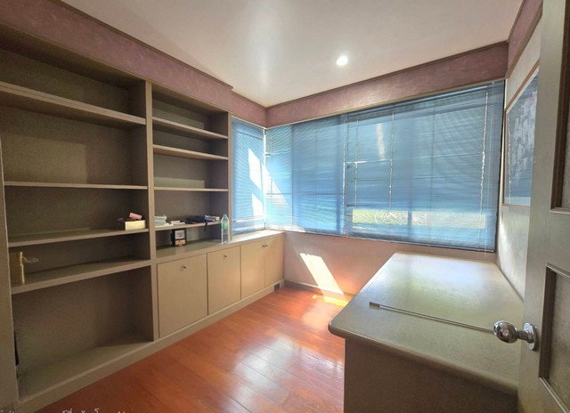 รูป ขายบ้านเดี่ยวหรู โครงการคฤหาสน์ทายาท ใกล้เมืองทองธานี ที่ดิน 393.1 ตร.ว. หลังมุม 5 ห้องนอน 6 ห้องน้ำ พื้นที่ใช้สอย 500 ตร.ม. ราคา 36.5 ล้านบาท - รูปที่ 15/43