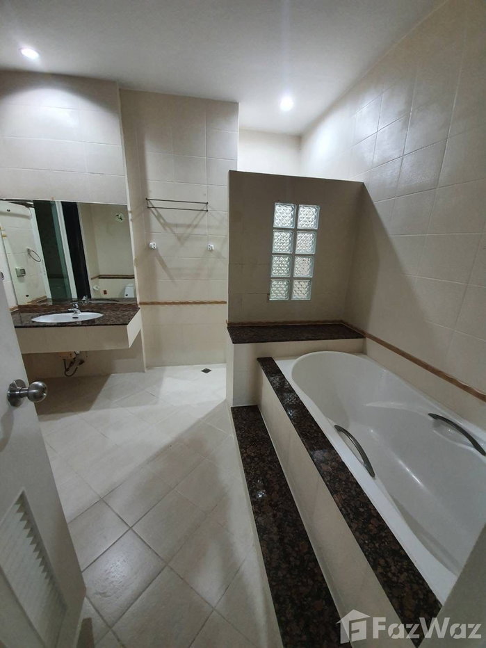 picture A Magnificent350 SqM Palace in Bangkok: Exquisite Luxury Awaits 1067056 - 10/12