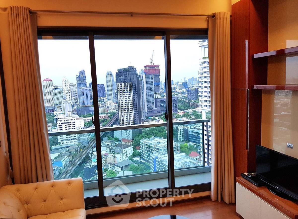 รูป คอนโด 2-ห้องนอน ที่ ดิ แอดเดรส สุขุมวิท 28 ใกล้ BTS พร้อมพงษ์ (ID 560937) - รูปที่ 3/11