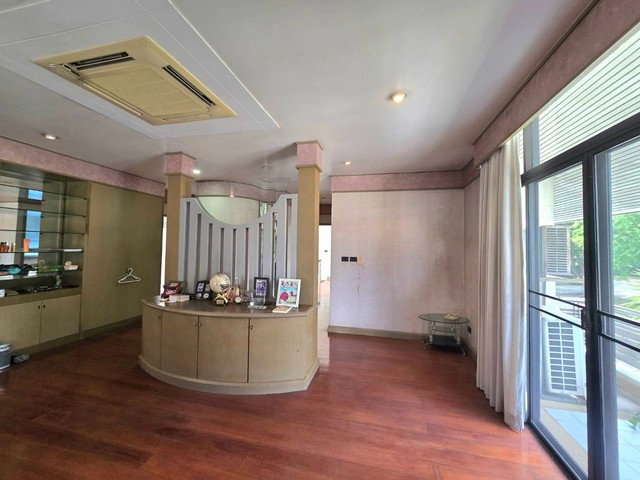 รูป ขายบ้านเดี่ยวหรู โครงการคฤหาสน์ทายาท ใกล้เมืองทองธานี ที่ดิน 393.1 ตร.ว. หลังมุม 5 ห้องนอน 6 ห้องน้ำ พื้นที่ใช้สอย 500 ตร.ม. ราคา 36.5 ล้านบาท - รูปที่ 17/43