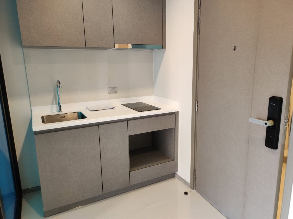 picture Life Asoke Hype condo 1 Bed room near MRT Rama9 - 8/20