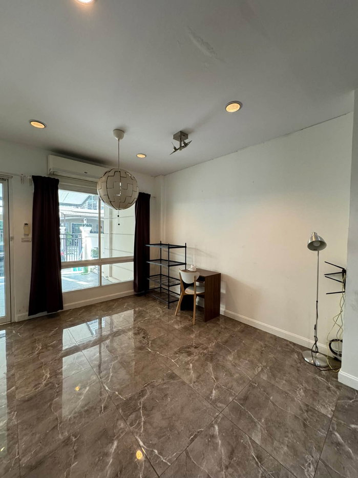 picture GH01375 - Grand De Ville : Suan Luang Rama IX Station - 4/14