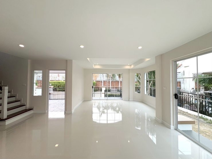 รูป (H901)บ้านเดี่ยวรีโนเวทใหม่ทั้งหลัง! สภาพสวยกริ๊บ เหมือนได้บ้านมือหนึ่ง หมู่บ้านมัณฑนา ปิ่นเกล้า-พระราม 5 - รูปที่ 4/15