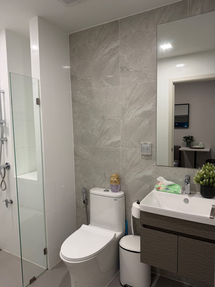 picture Condo for rent at Modiz, located in front of Ramkhamhaeng University. 🏡🎄 Beautiful, clean unit—fully furnished and ready for move-in. - 12/12