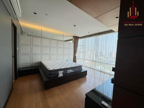 ✨ For Sale: Fullerton Sukhumvit Condo ✨ 💰 Only 34,900,000 THB