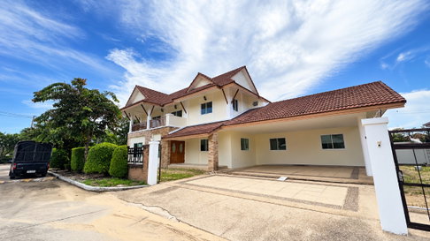 For sale, the largest detached house in the new housing project. Never lived in Siam Natural Home Village, Rama 2, on more than 186 sq m of land,