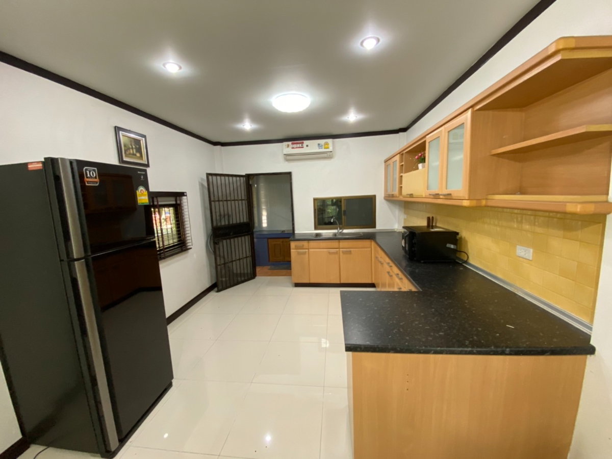 รูป ให้เช่าบ้านเดี่ยวหลังใหญ่ คันทรีโฮม( Counrty Home )  ทำเลดีติดถนน ใกล้ J park ศรีราชา - รูปที่ 27/63