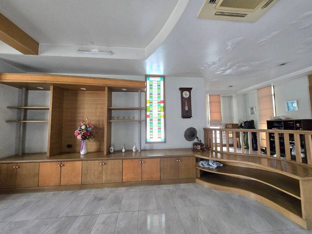 รูป ขายบ้านเดี่ยวหรู โครงการคฤหาสน์ทายาท ใกล้เมืองทองธานี ที่ดิน 393.1 ตร.ว. หลังมุม 5 ห้องนอน 6 ห้องน้ำ พื้นที่ใช้สอย 500 ตร.ม. ราคา 36.5 ล้านบาท - รูปที่ 28/43