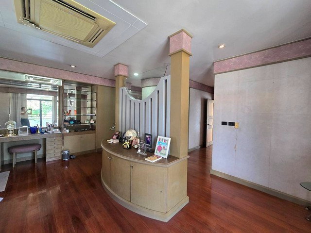 รูป ขายบ้านเดี่ยวหรู โครงการคฤหาสน์ทายาท ใกล้เมืองทองธานี ที่ดิน 393.1 ตร.ว. หลังมุม 5 ห้องนอน 6 ห้องน้ำ พื้นที่ใช้สอย 500 ตร.ม. ราคา 36.5 ล้านบาท - รูปที่ 18/43