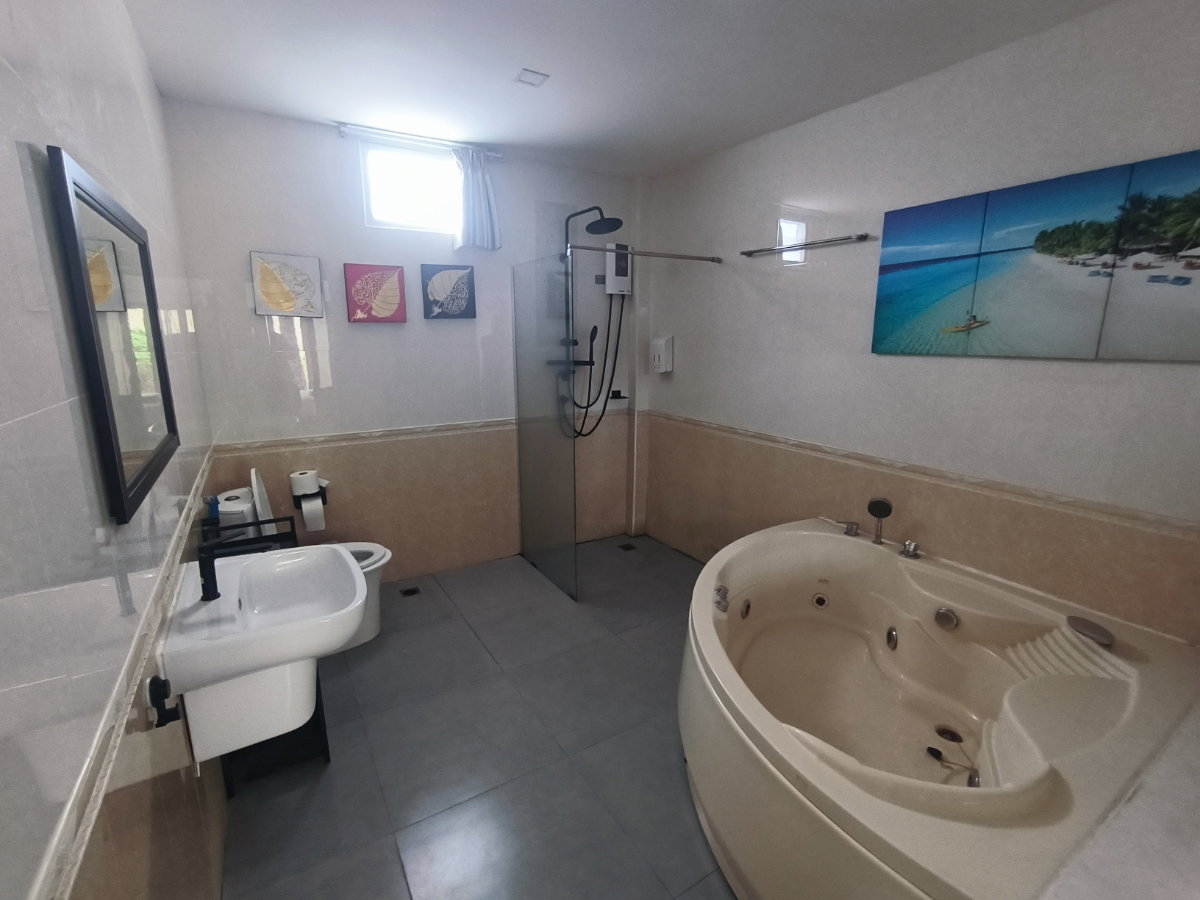 picture 8BR Pool Villa Thalang Phuket | 562 Sqm Land, 2 Houses, THB 11M Asking Price - U6100219 - 16/19