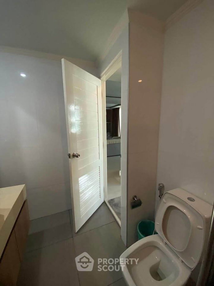 picture 2-BR Amazon Residence Pattaya Condominiums, Pattaya (ID 3438635) - 8/15