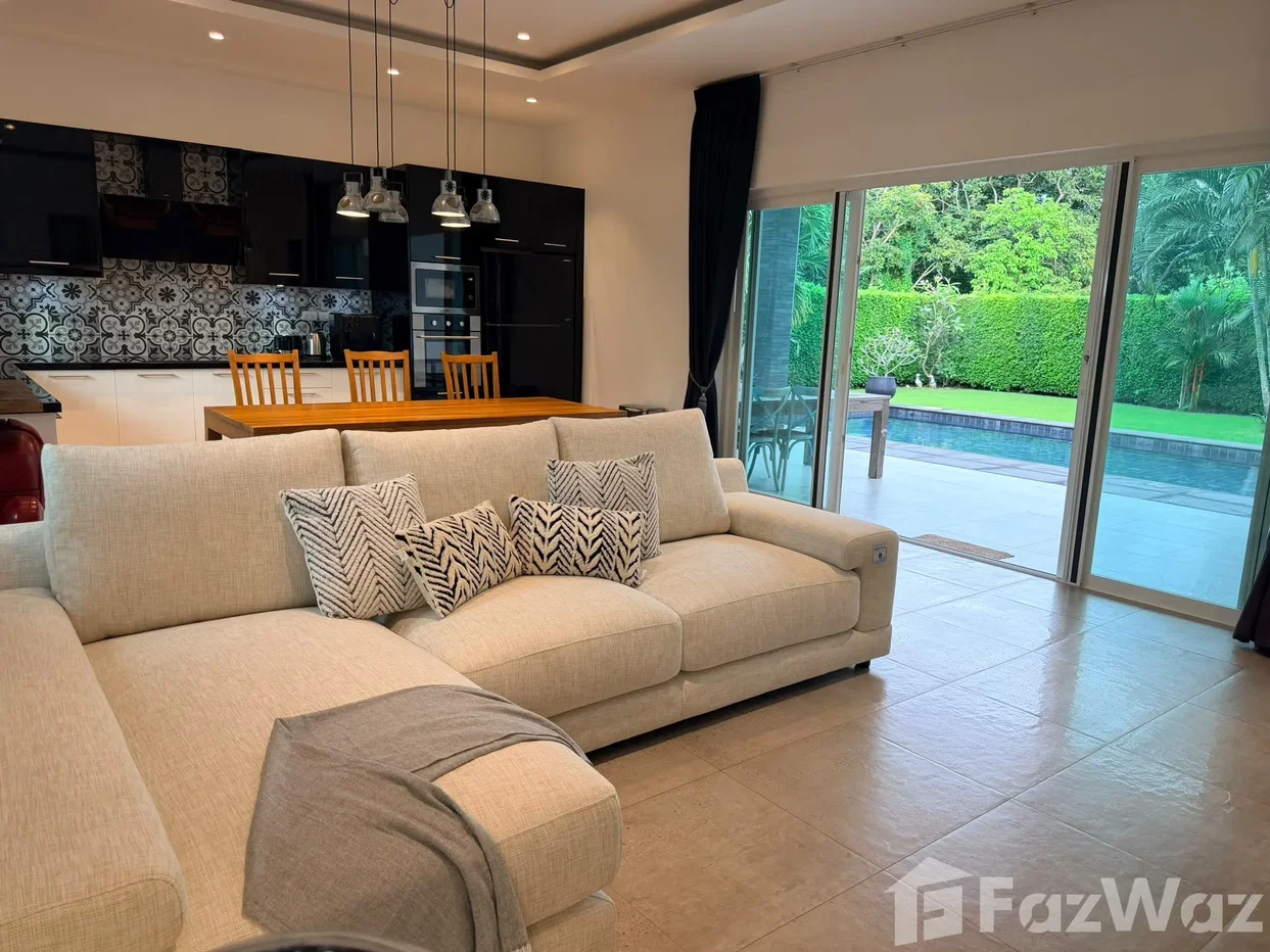 picture Beautiful 3-Bedroom Corner Pool Villa 6880612 - 17/25