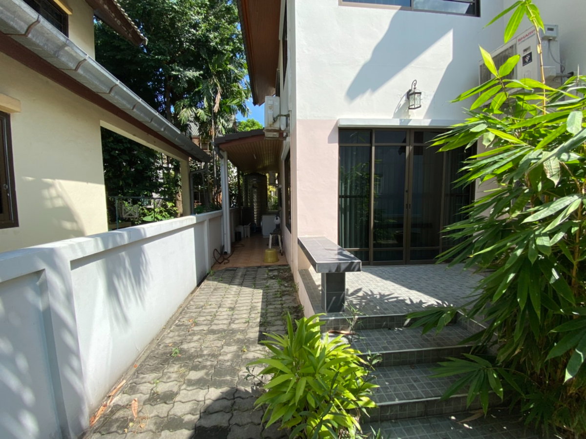 รูป ให้เช่าบ้านเดี่ยวหลังใหญ่ คันทรีโฮม( Counrty Home )  ทำเลดีติดถนน ใกล้ J park ศรีราชา - รูปที่ 12/63