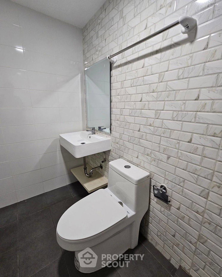 picture 1-BR Condo at Feel Condo Ladprao 122 in Phlapphla (ID 3437799) - 4/12