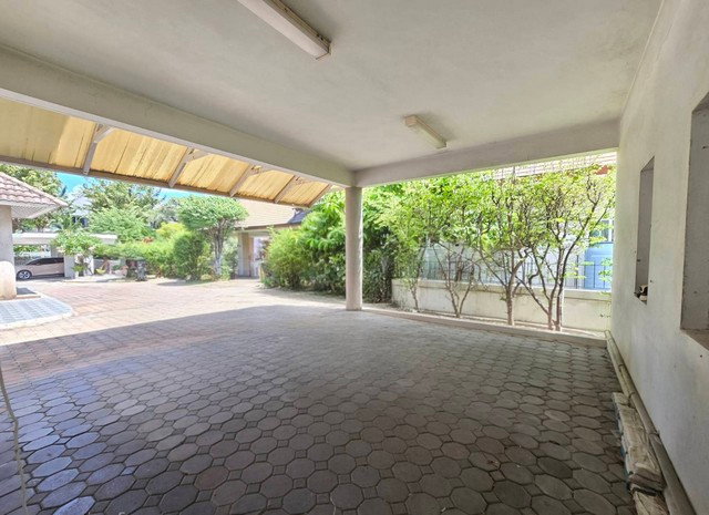รูป ขายบ้านเดี่ยวหรู โครงการคฤหาสน์ทายาท ใกล้เมืองทองธานี ที่ดิน 393.1 ตร.ว. หลังมุม 5 ห้องนอน 6 ห้องน้ำ พื้นที่ใช้สอย 500 ตร.ม. ราคา 36.5 ล้านบาท - รูปที่ 30/43