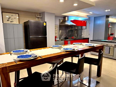ขายคอนโด : คอนโด 3-ห้องนอน ที่ เดอะ โคลเวอร์ ทองหล่อ เรสซิเดนซ์ ใกล้ BTS ทองหล่อ (ID 3436730)