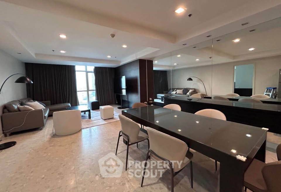 รูป เดิน 60 ม. ถึง BTS เอกมัย | คอนโด 3 ห้องนอน Nusasiri Grand Condominium (ID 3441826) - รูปที่ 2/18