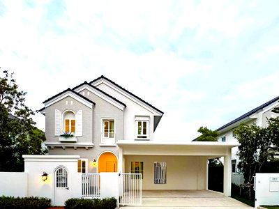 Houses for rent Srivaree Plaza :  FOR RENT | Detached House CHAIYAPRUEK Bangna Km.15 | Size 225 sq.m. 4 Bedrooms 4 Bathrooms | ✨ Big plot close to club house, Fully Furnished