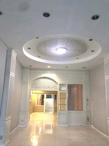 picture FOR RENT COMMERCIAL BUILDING PROPERTY 16000 BAHT per MONTH - 5/8