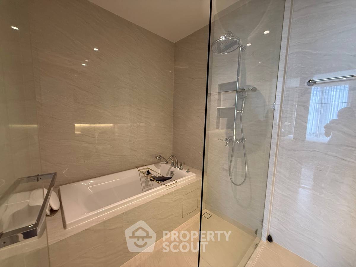 picture 16th-Floor 1-BR At Muniq Langsuan Near BTS Ratchadamri (ID 3438354) - 9/11