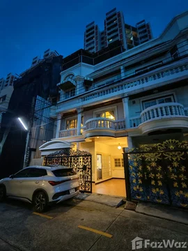 ทาวน์เฮ้าส์ให้เช่า 4 ห้องนอน ในโครงการ หมู่บ้านทวีวัฒนา วิลล่า 6878795