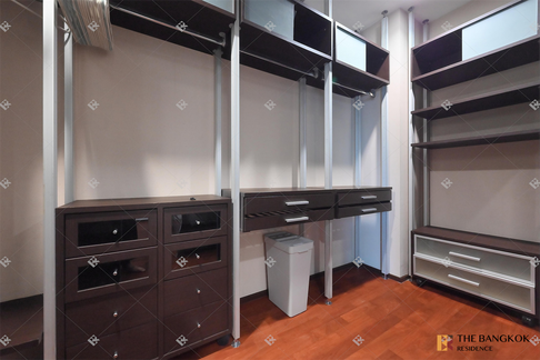 Noble Ora Thonglor Beautiful Room, Good Condition