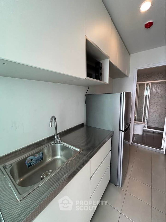 picture 1-BR Condo at Regent Home Wutthakat near BTS Wutthakat (ID 3436675) - 8/10