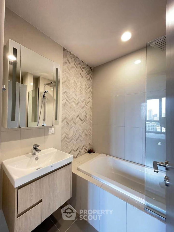 รูป คอนโด 1 ห้องนอน ให้เช่า Oka Haus Sukhumvit 36 ใกล้ BTS ทองหล่อ (ID 3441838) - รูปที่ 9/15